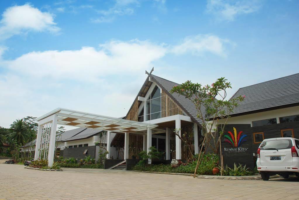 Rumah Kito Resort Hotel Jambi By Waringin Hospitality Buitenkant foto